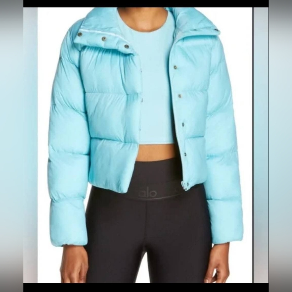 Alo Yoga Gold Rush Puffer Jacket Coat in Blue Quartz size SMALL
